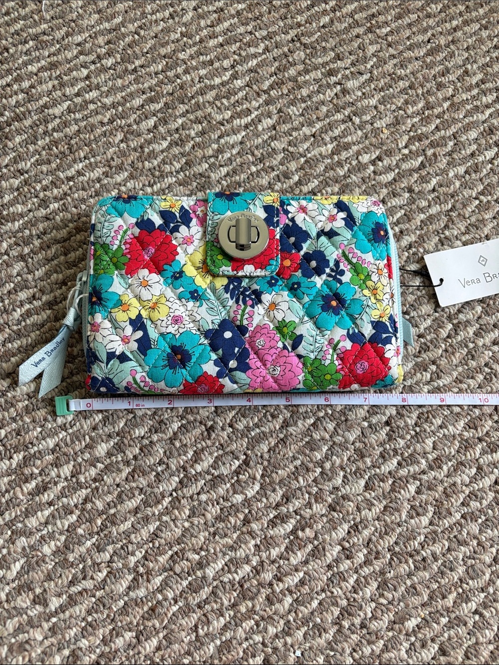 NWT Vera Bradley Quilted Floral RFID Turnlock Wallet - Picture 3 of 14